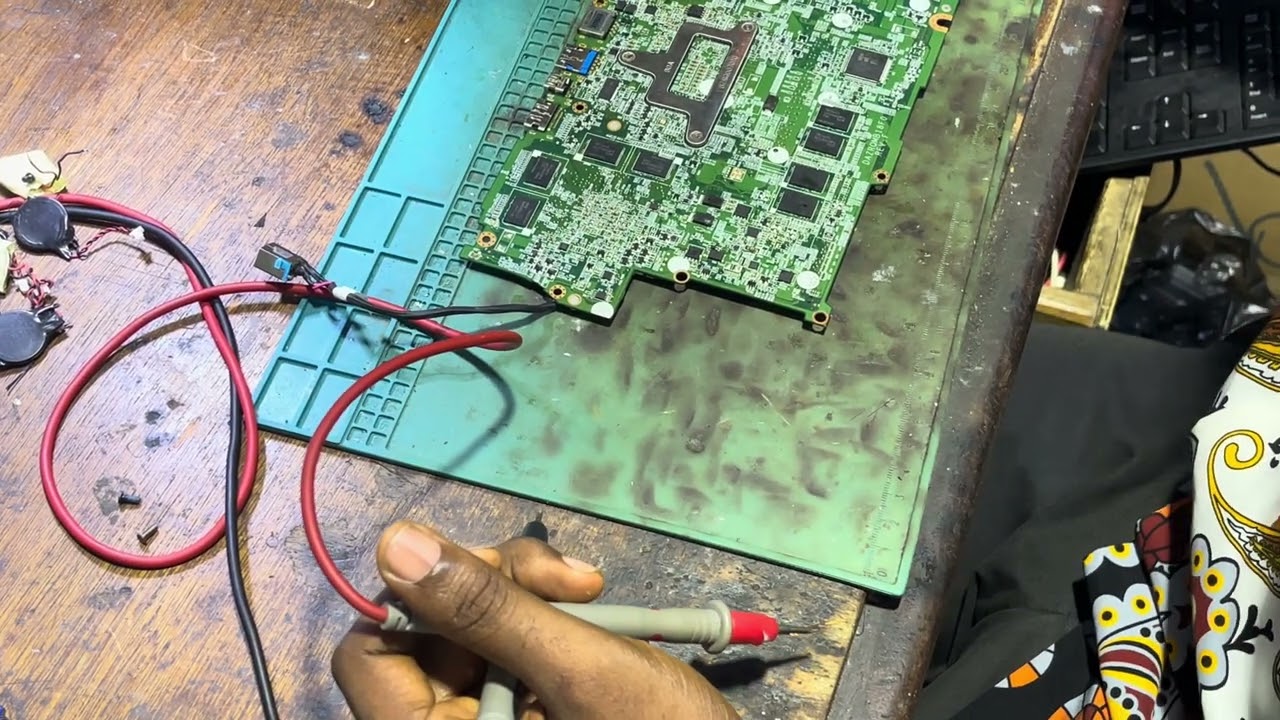 Battery short motherboard off