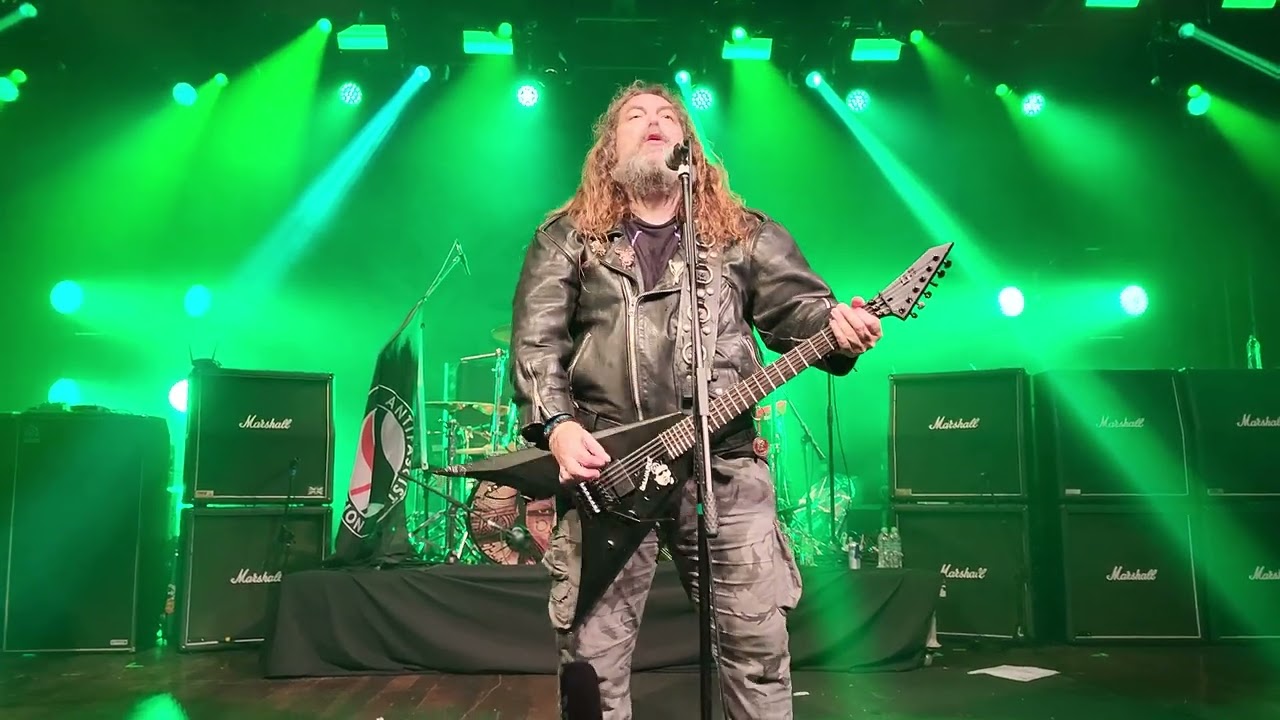 Max & Iggor Cavalera - Roots Bloody Roots
