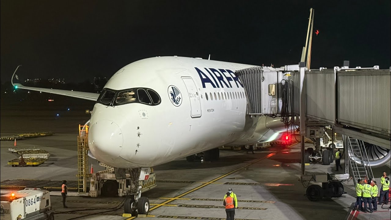 Air France Airbus A350 Aterrizaje Nocturno en Bogota El Dorado
