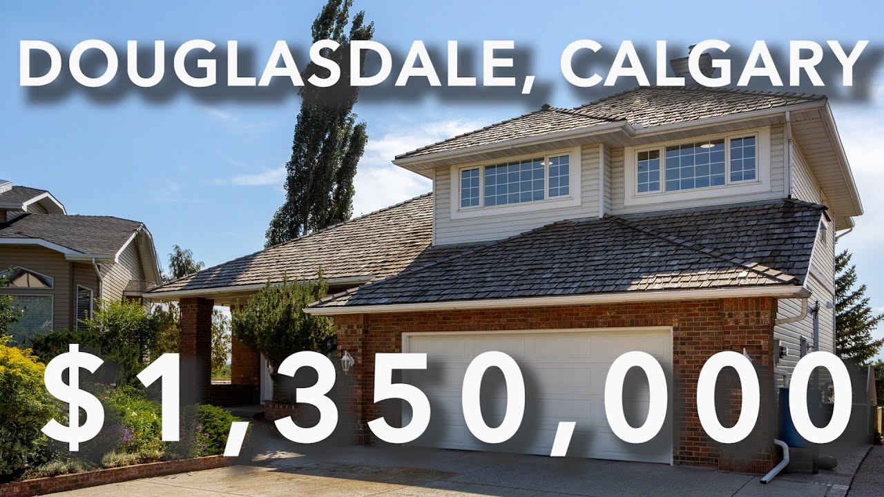 Golf Course Paradise in Douglasdale! ⛳🏡 Would You Live Here? Calgary Luxury Home #yycrealestate