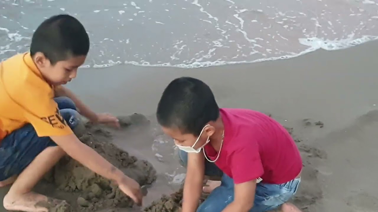 Phúc Đạt đi biển 2