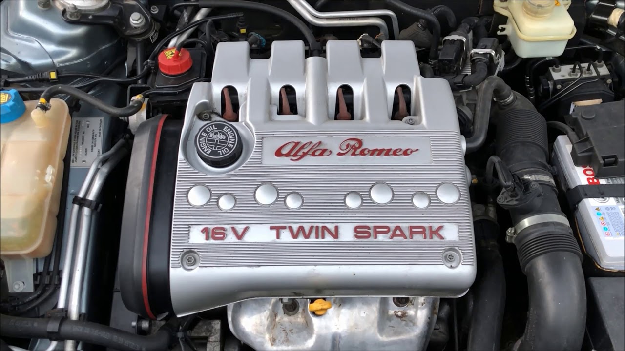 Alfa Romeo 2.0 Twin Spark Engine