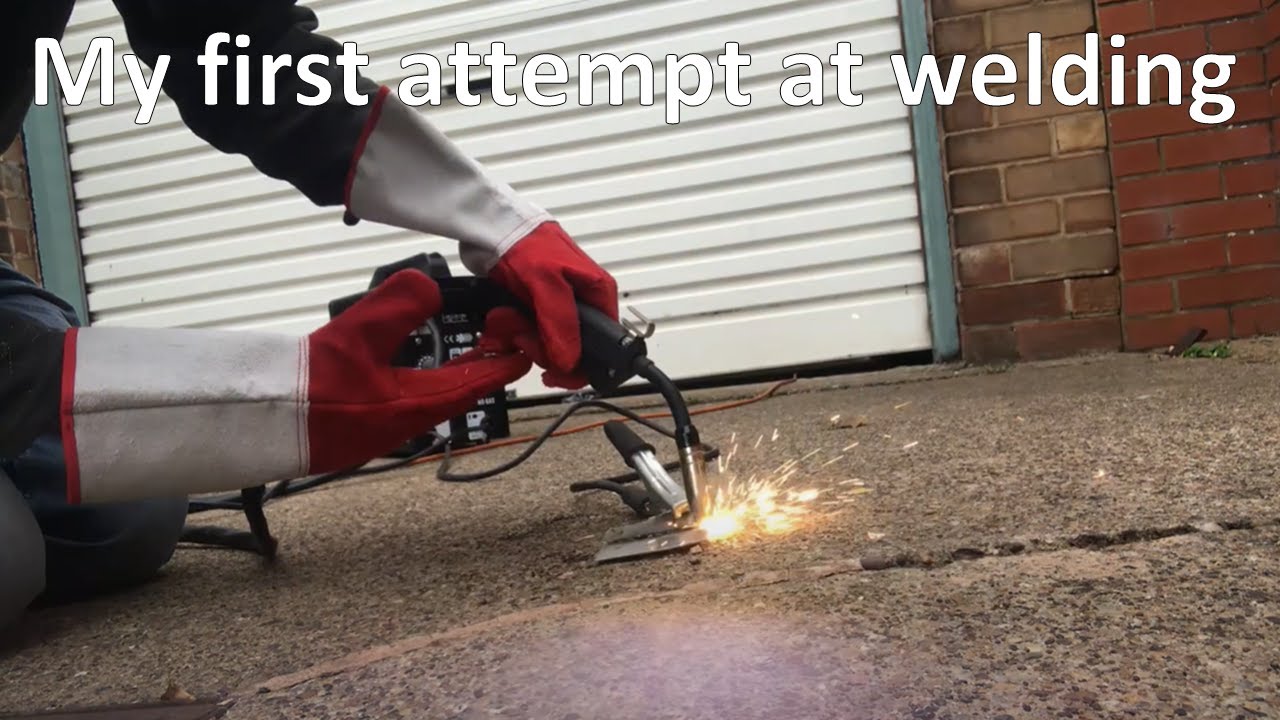 My First Go At Welding + Fiesta Mk4 Fuel filter/Tank Removal