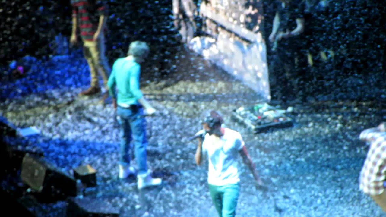 One Direction - One Thing (Honda Center)