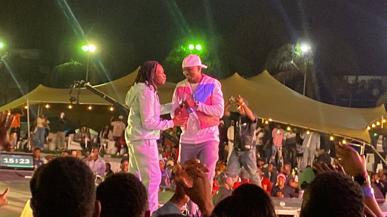 Seh Calaz, Freeman, Ndunge Yut & Hwinza on stage at Hkd Festival