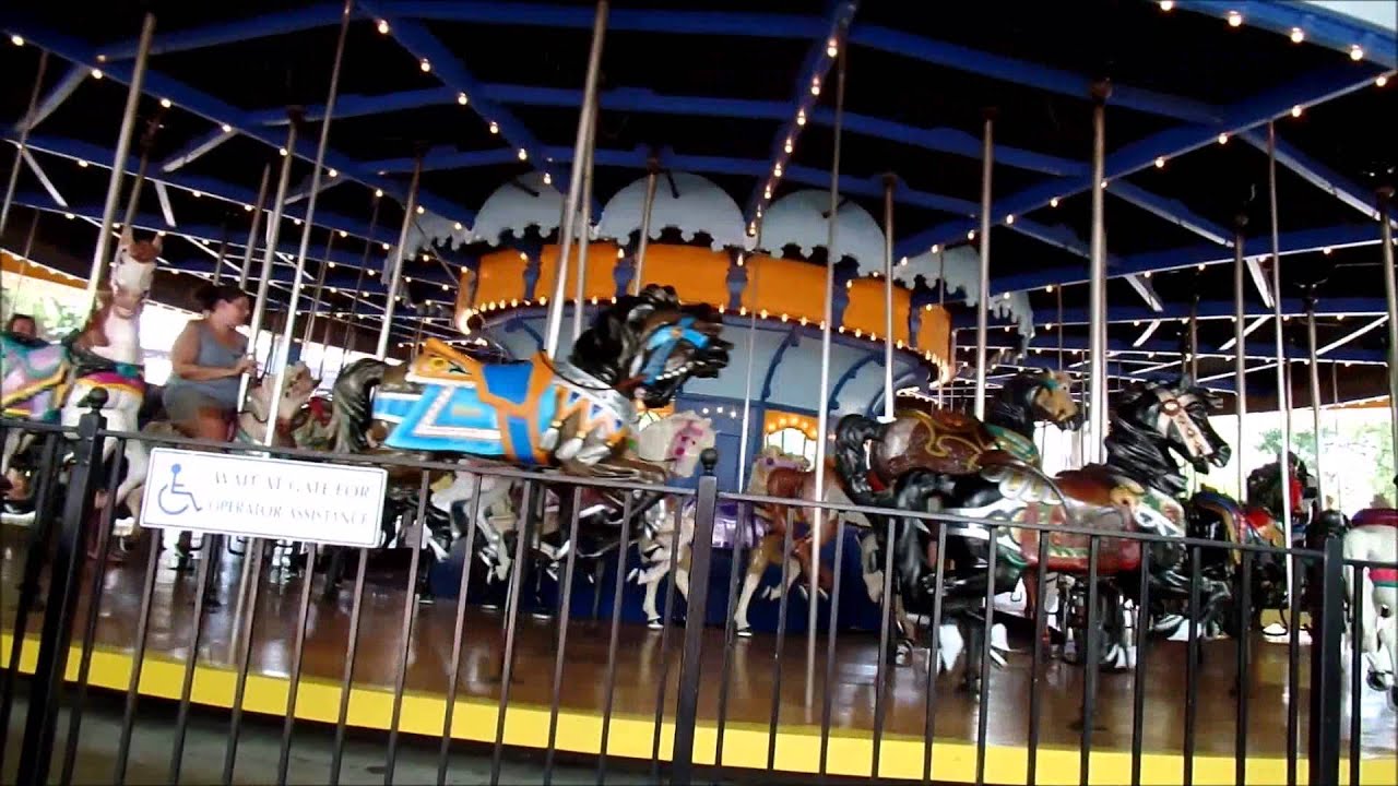 Carowinds: Carousel off Ride POV / July 13, 2014