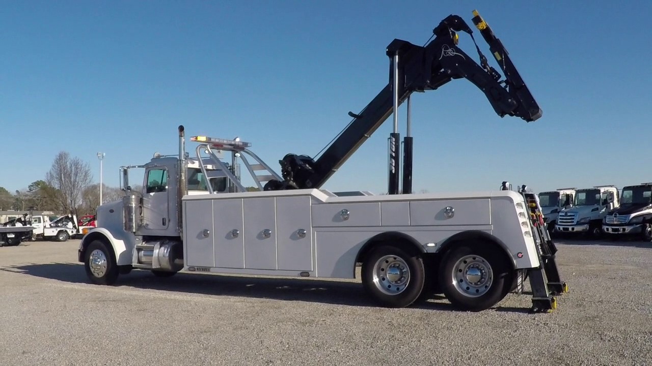 2012 Peterbilt with CENTURY 7035 Stock U6488