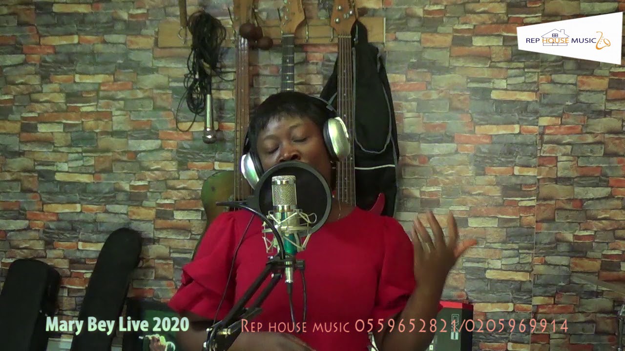 Cover of akua serwaa bonsu,memma wodin so akyere Aman by Mary bey