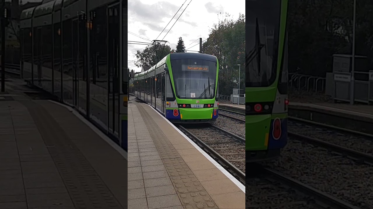 Tramlink Stadler Variobahn 2561 departing Dundonald Road Tram Stop on 6/11/21 #shorts