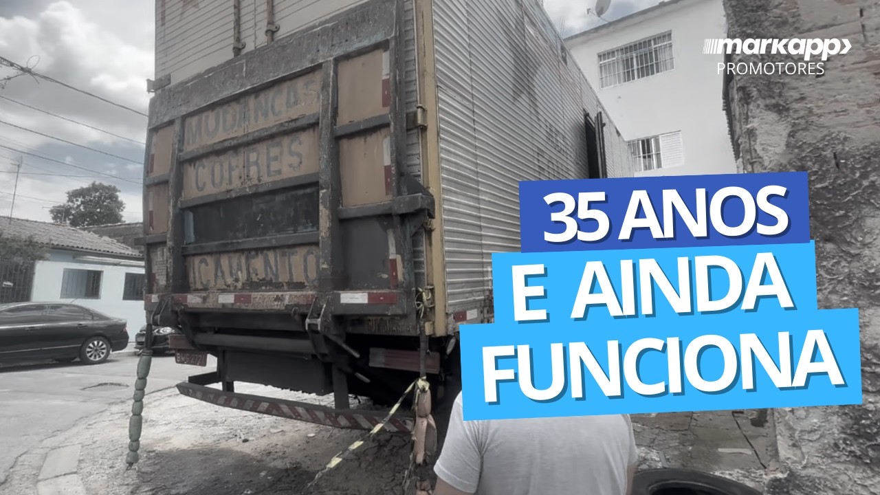 Essa plataforma elevatória da Marksell tem 35 anos… e ainda está trabalhando!!