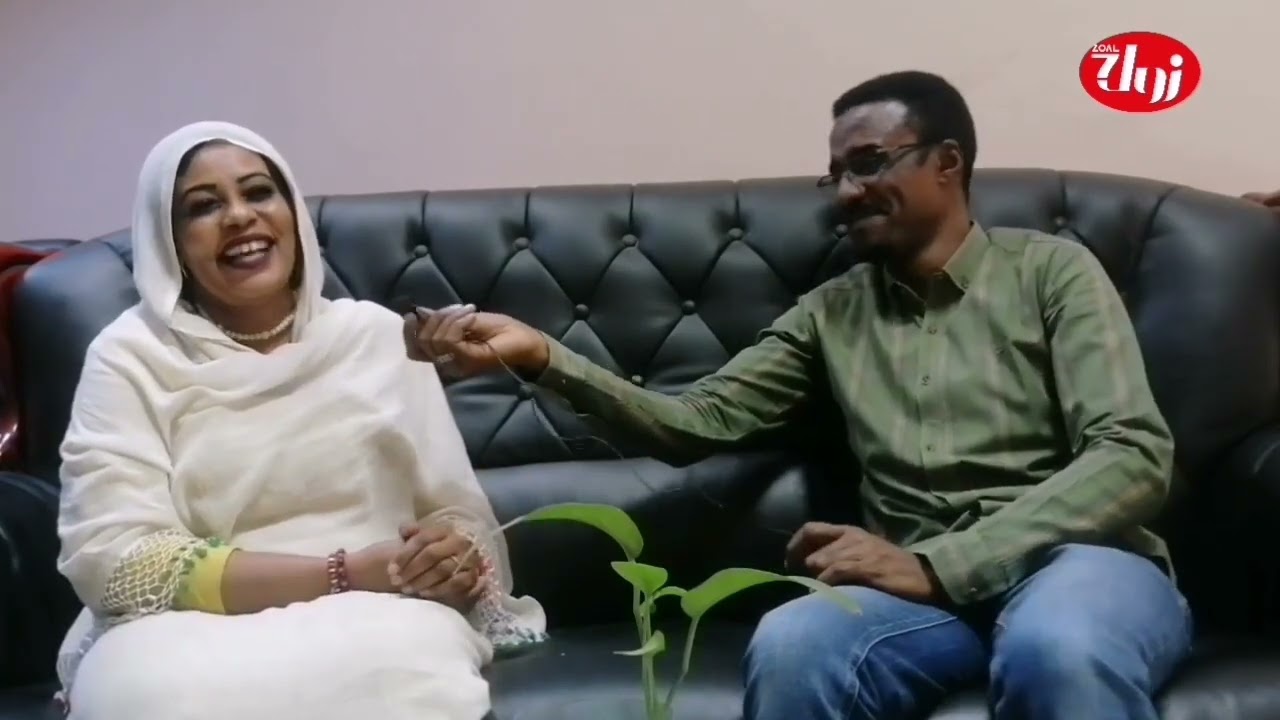 المذيعة سارة محمد عبد الله اخواتي بقولو لي ما تغني