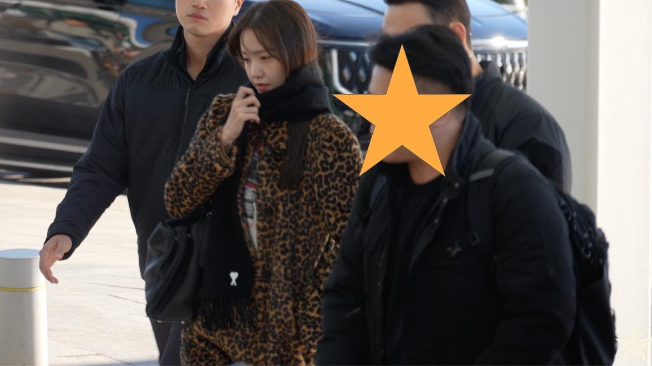 Юна из Girls' Generation покидает аэропорт | ICN 251205
