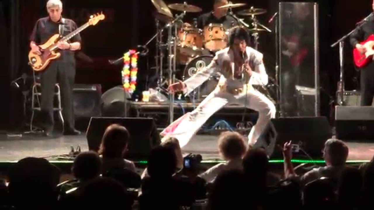 ELVIS COVER S&Eacute;RGIO QUEIROZ NOS ESTADOS UNIDOS-CANTA AO VIVO EM MEMPHIS.