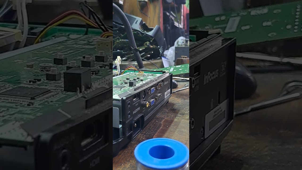 Proyektor infocus IN124  nyala stanby gak mau di on ternyata cuma switch aja