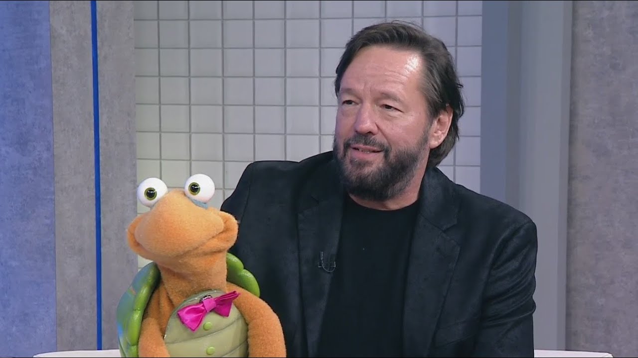 Terry Fator hits the road with music, comedy and puppets in tow