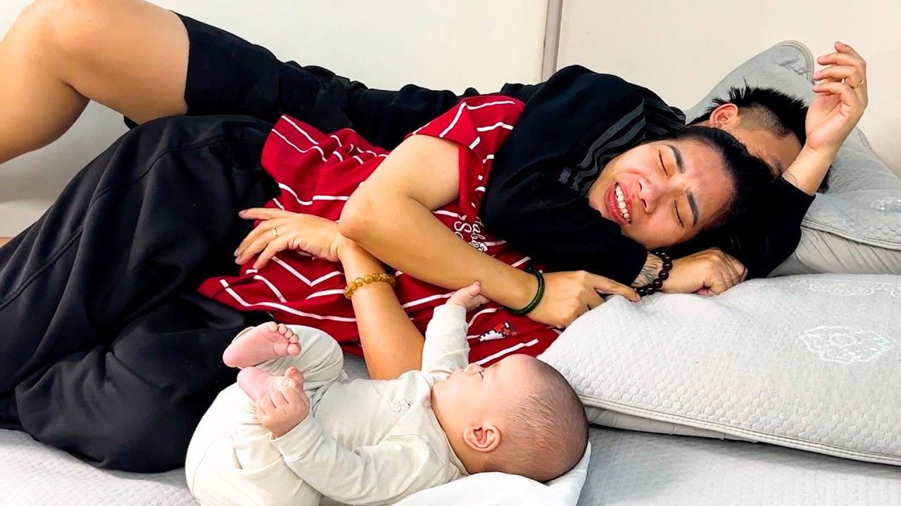 Baby Kim looks so adorable sleeping next to dad and mom