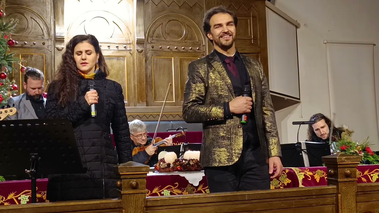 Csendes éj ( Stille Nacht ) -  Dolhai Attila , Lévai Enikő - Hajdúböszörmény - 2023 December 17