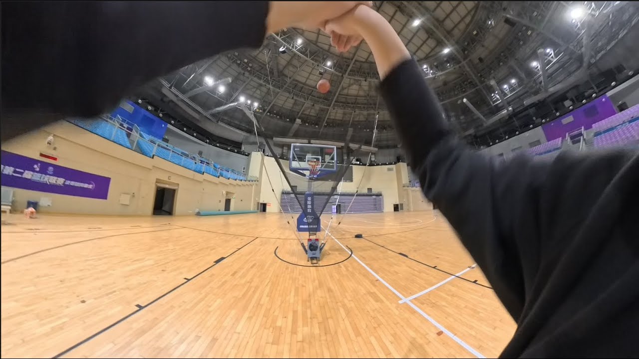 Basketball shooting machine
