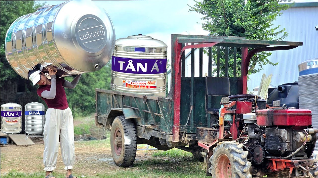 Agricultural vehicle,girl helps villagers transport household goods and harvest rice #agricultural