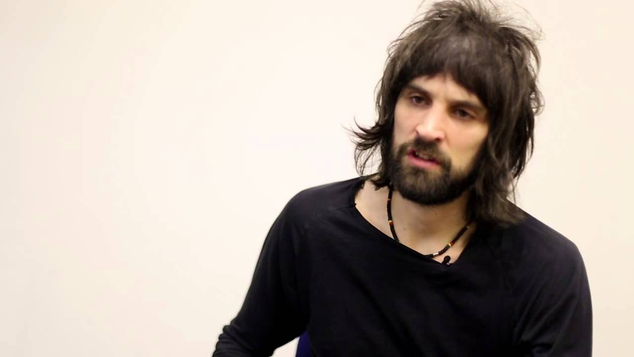 Kasabian's Serge Pays Emotional Tribute To Paul McCartney (NME Awards 2014)