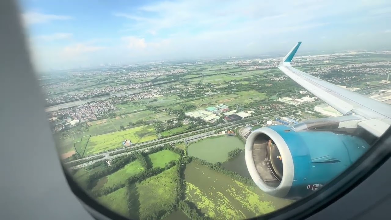 V2500 CONDENSATION! Vietnam Airlines A321 takeoff from HAN