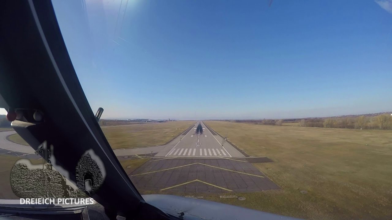 Cockpit View - Airbus A320 Landing Budapest
