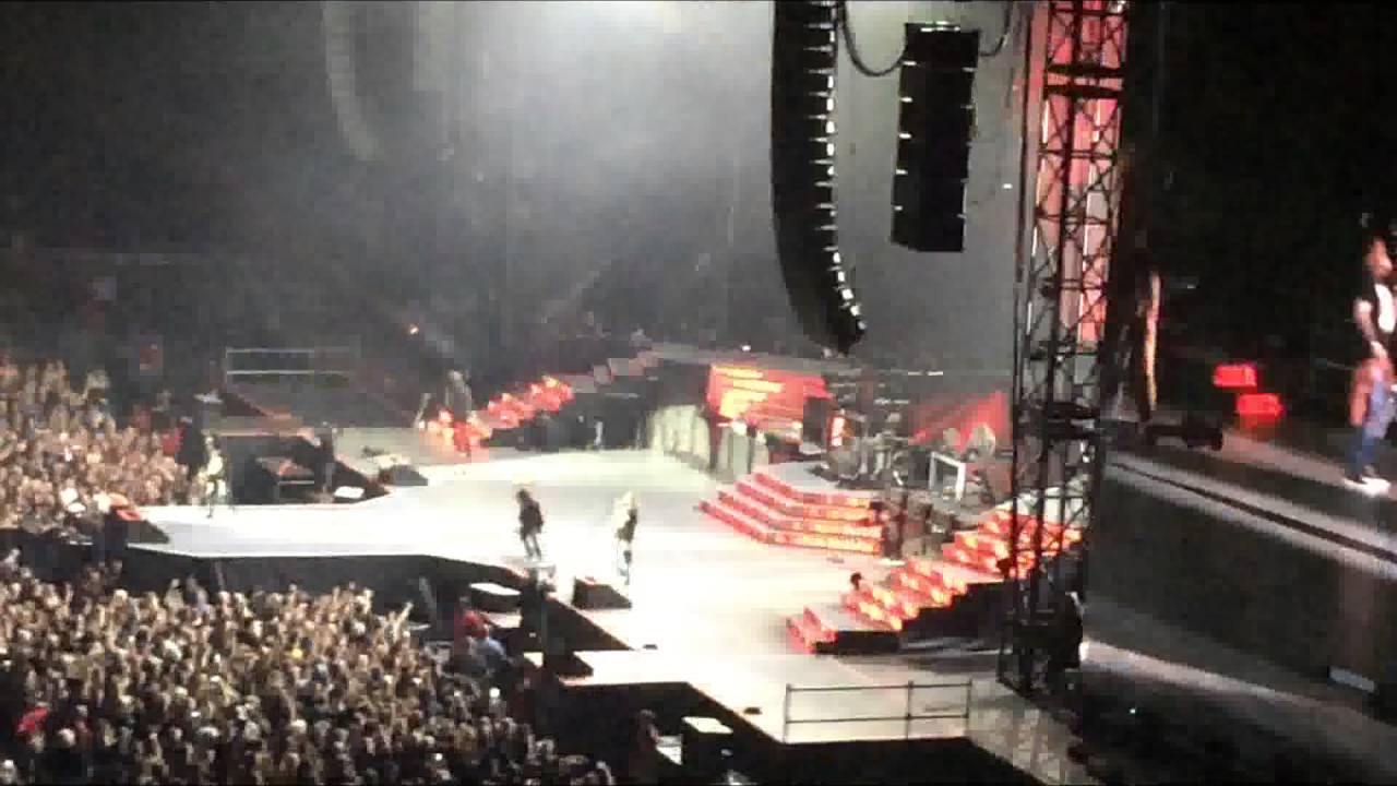 Guns N' Roses   Ford Field Detriot 2016   Live and Let Die