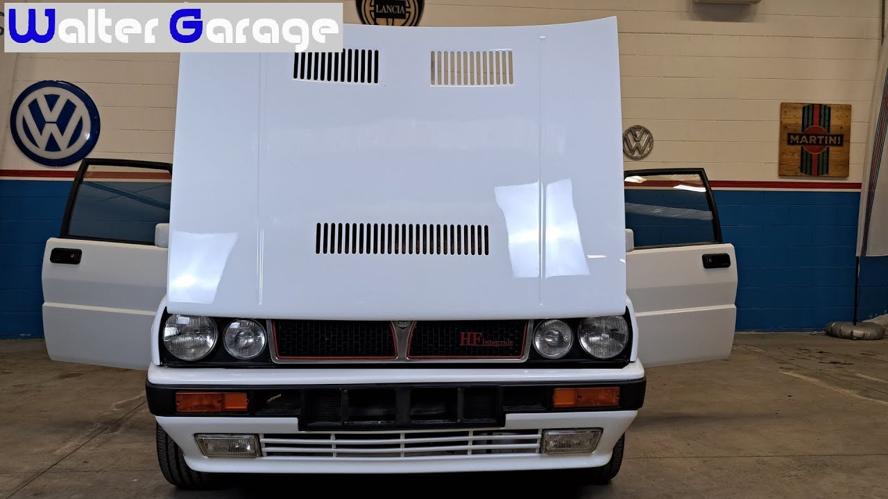 Lancia Delta bianca HF integrale 8V