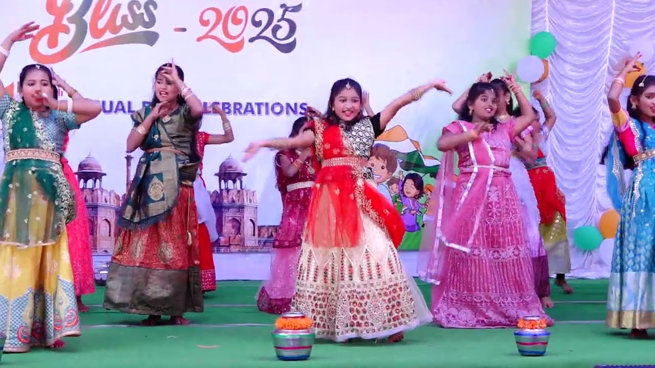 Yasoda Concept School 17th Annual Day Bliss 2025 || 4th Class Girls Performance || Sarangadariya