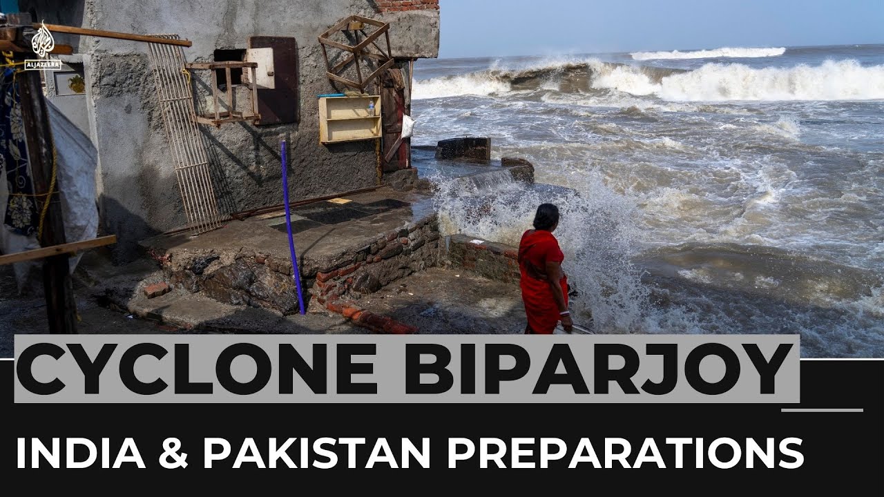 India & Pakistan cyclone: thousands evacuated in both countries