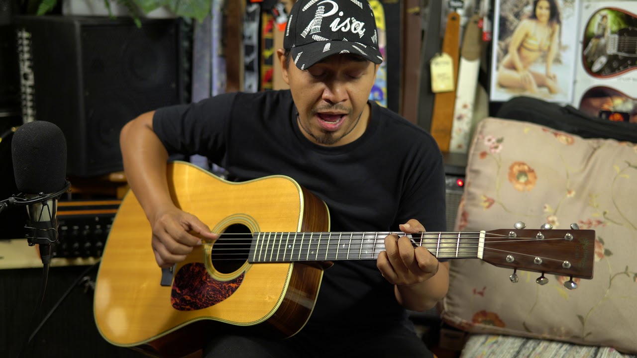 2004 Martin HD-28V