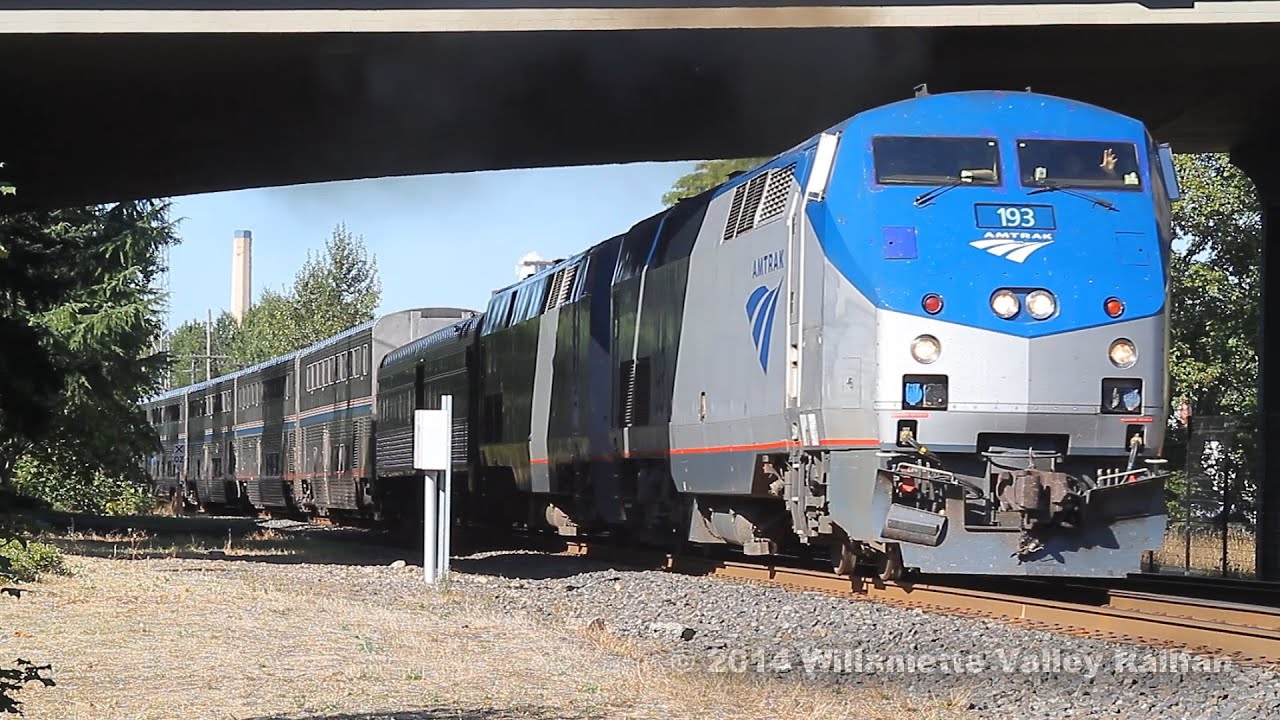 Business as usual: Amtrak Coast Starlight #11 & the Union Pacific Salem Switcher