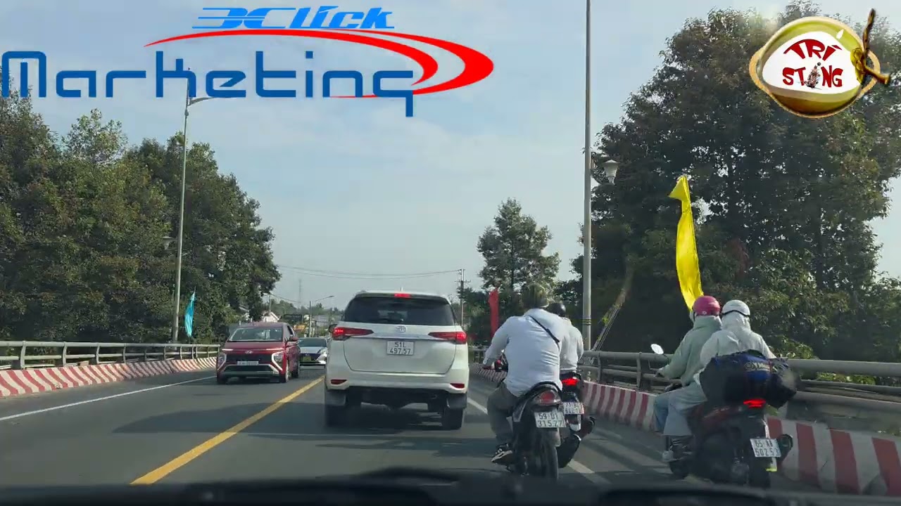MÙNG4 TẾT NGÃ 4 MŨI TÀU LỘ BỜ MÈ ĐÔNGXE NGƯỜI DÂN TỪ QUÊ LÊN LẠI SG QL60 ĐÔNG CẦU HÀM LUÔNG P BẾNTRE