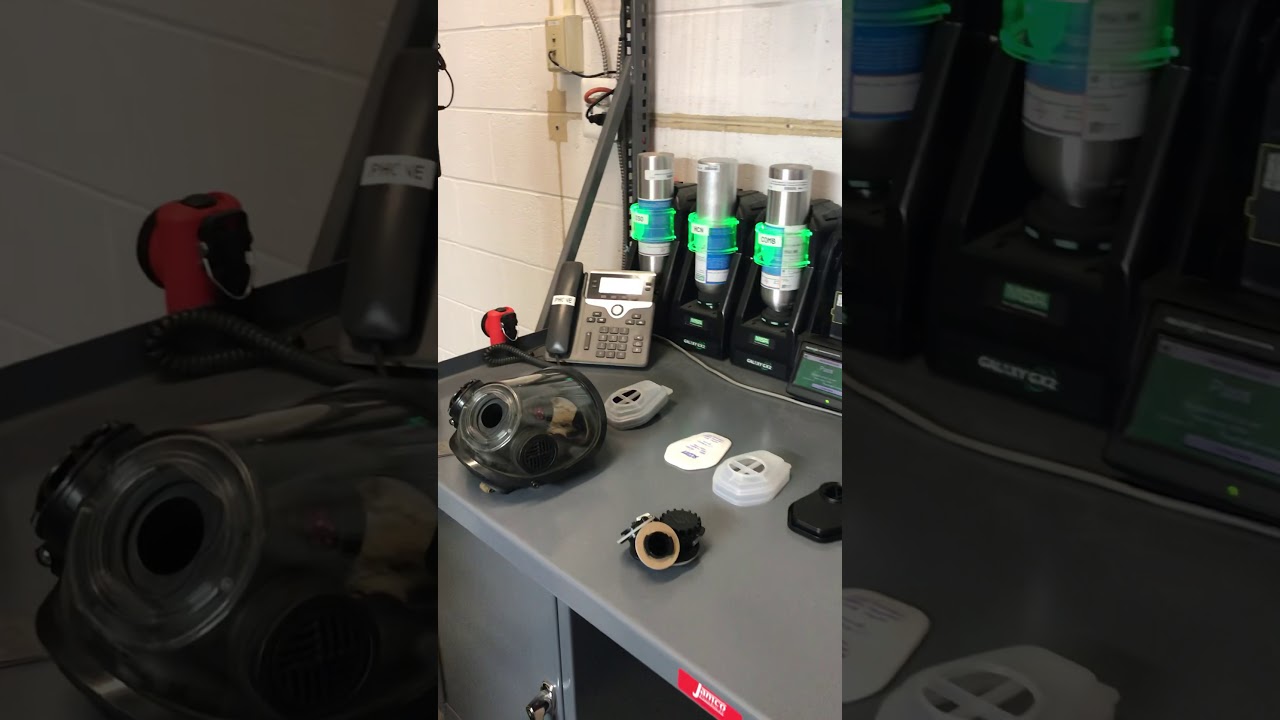 Assembly of N95 Cartridge Unit and Adapter to SCOTT AV 3000 Full-face Mask