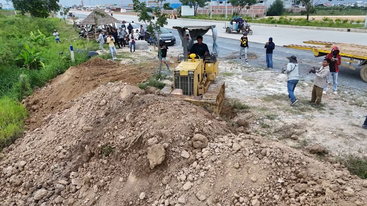 New Site Started! Skillful Land Filling Using Komatsu Dozer & 5 Ton Dump Trucks Filling Flooded Land