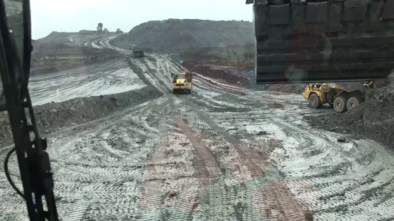 Motorista bom de caminh&atilde;o fora de estrada