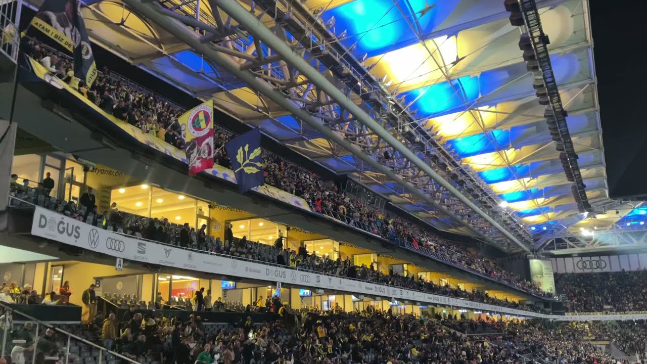 Bir Sabah Tuttu Babam Elimden ( Fenerbahçe Tribünleri )