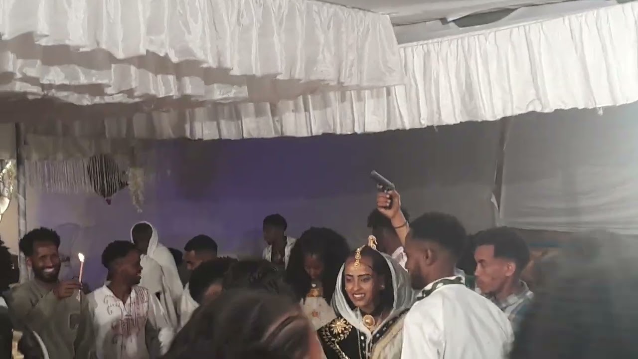 ወዲ ፍቃደን ኣቦ ባህሊ ብደረፉ ንመርዑት ሳርፕራይዝ ገይርዎም        ዋውውውውው ወዲ ፍቃደን ኣቦ ባህሊ ኣቦ ክራር ኣቦ ጥዑም ድምፂ ደስዝብልኣትሓሕዛ ባህሊ