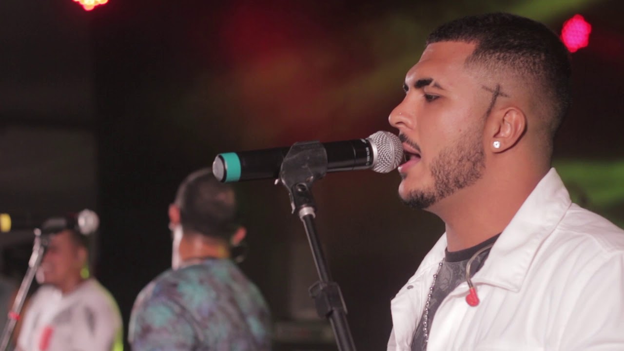 Cheia de Manias Cover -  Samba Quente