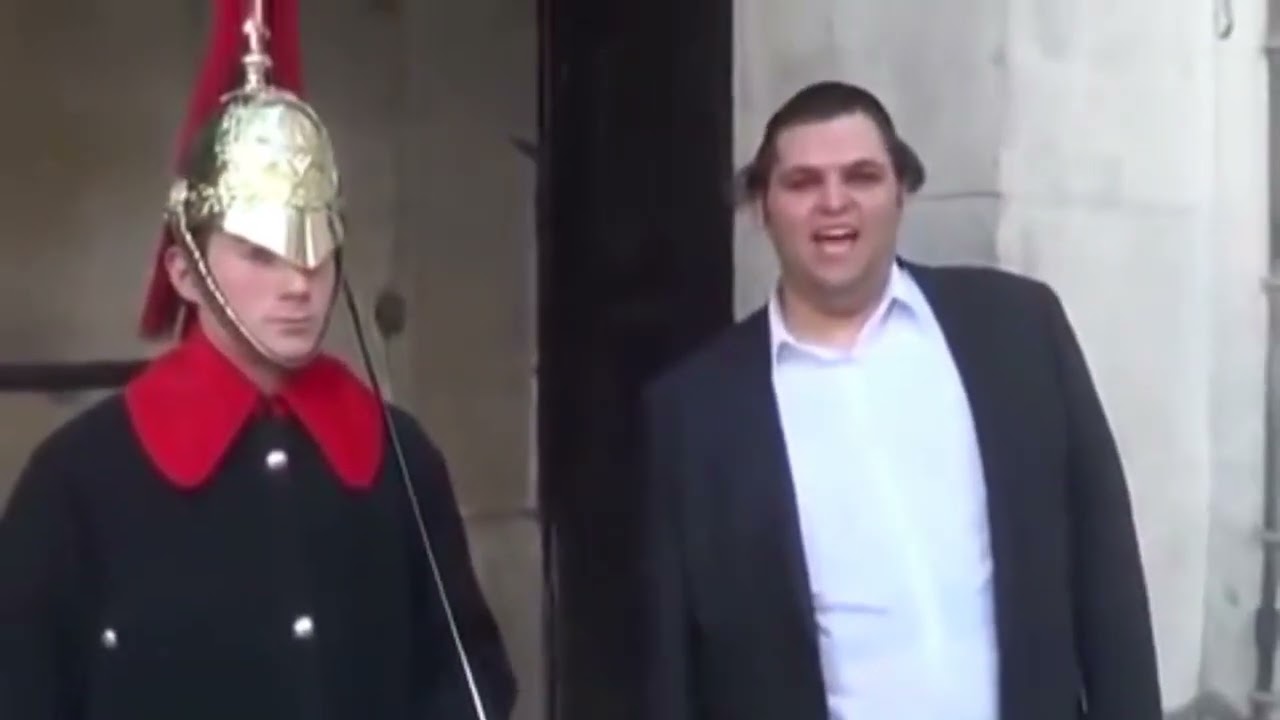 This Guy makes Royal Guard Smile |Animal Hub