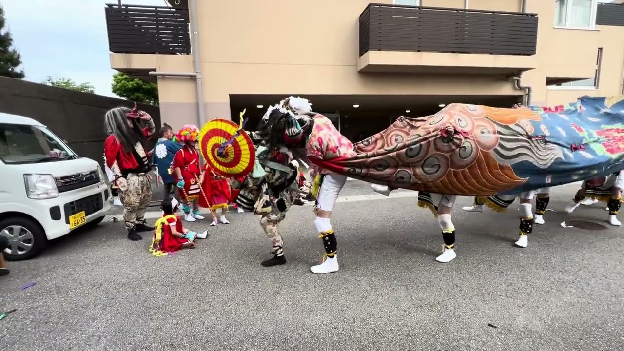 新湊　奈呉町の獅子舞2024