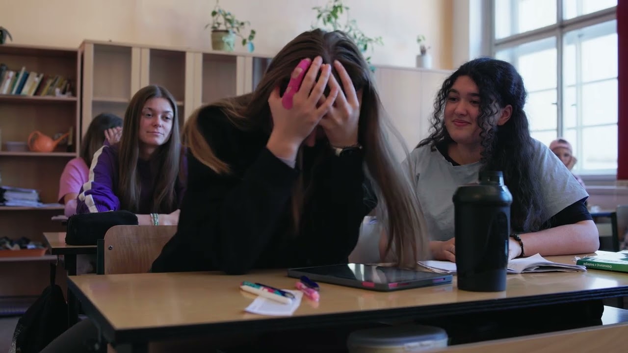 MOZA 4.E | Maturitní pozvánka | stolcmedia.cz