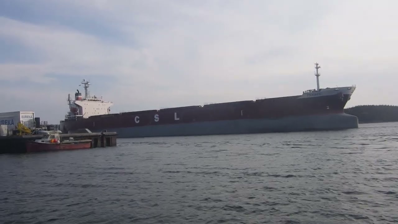AMAZING DOCKING: FERBEC BULK CARRIER FOR TITANIUM ORE