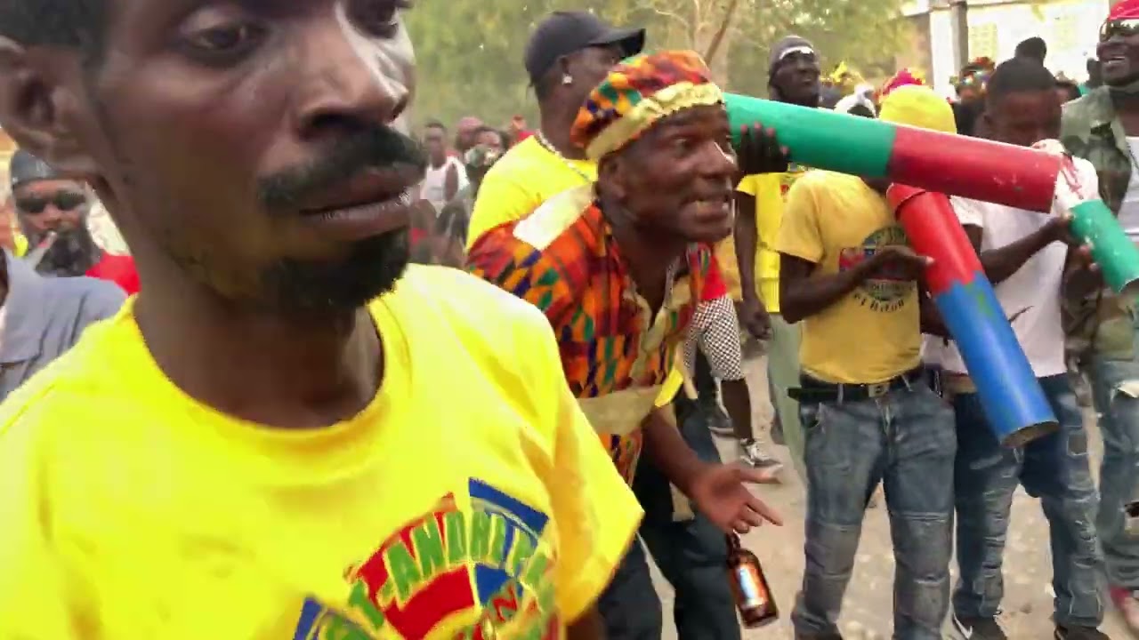 Depi se fèy Bwa Nan bwamachan tout degrennen tonbe a tè. Paske bann Saint André Paul soukel fò