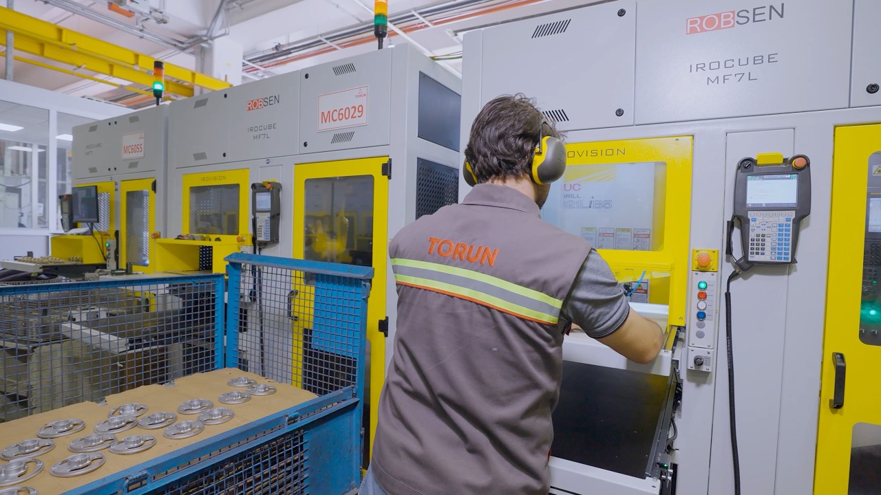 Optimized CNC Machine Tending | FANUC Robodrill + IROCUBE
