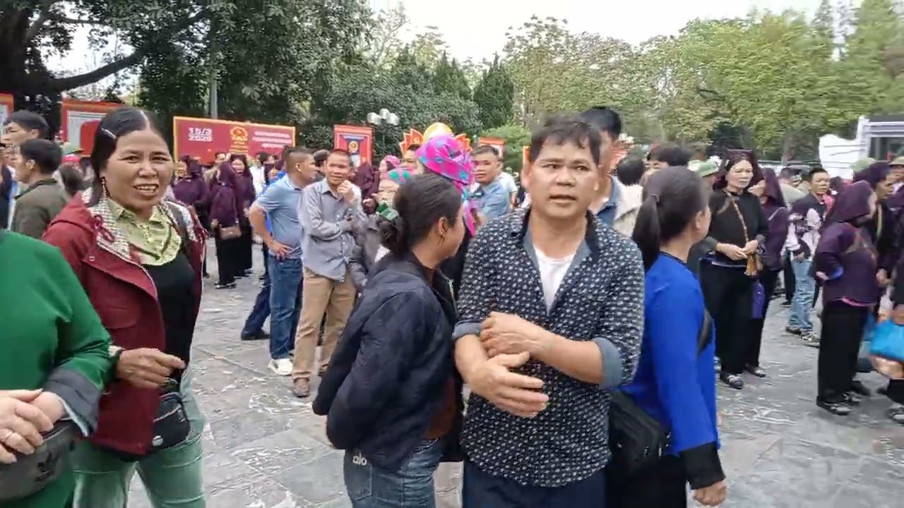 Общий вид празднования Весеннего фестиваля в парке Хоанг Ван Тху, Лангшон, 27 января 2026 года.