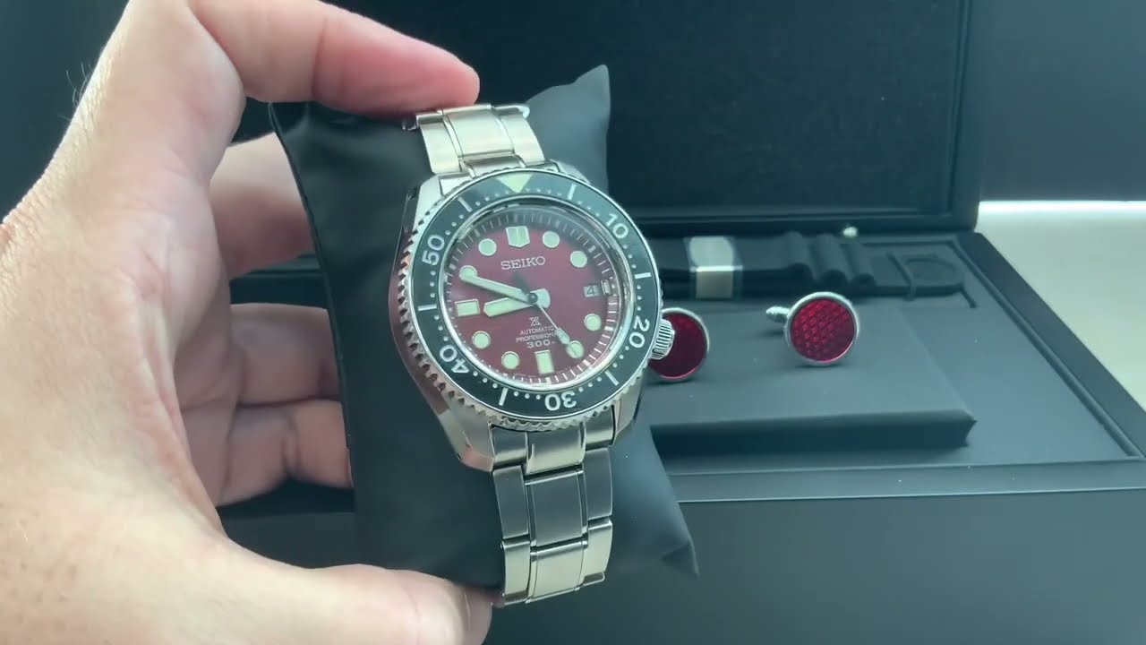 Unboxing the beautiful SLA059 Seiko Prospex Burgandy Red Dial