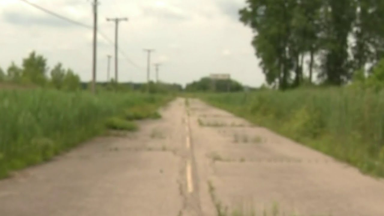 Neighbors in Huron Township pack meeting over future of ex-race track property