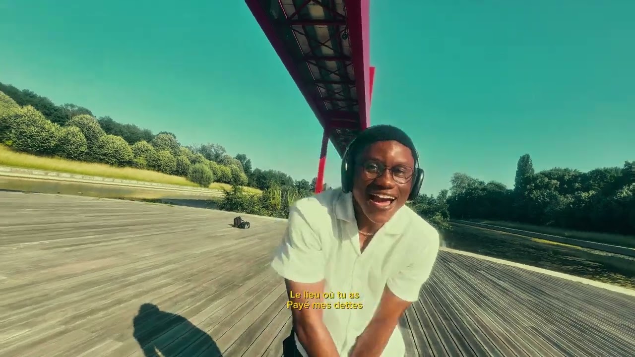 isaac bola - COLLABO (visualizer)