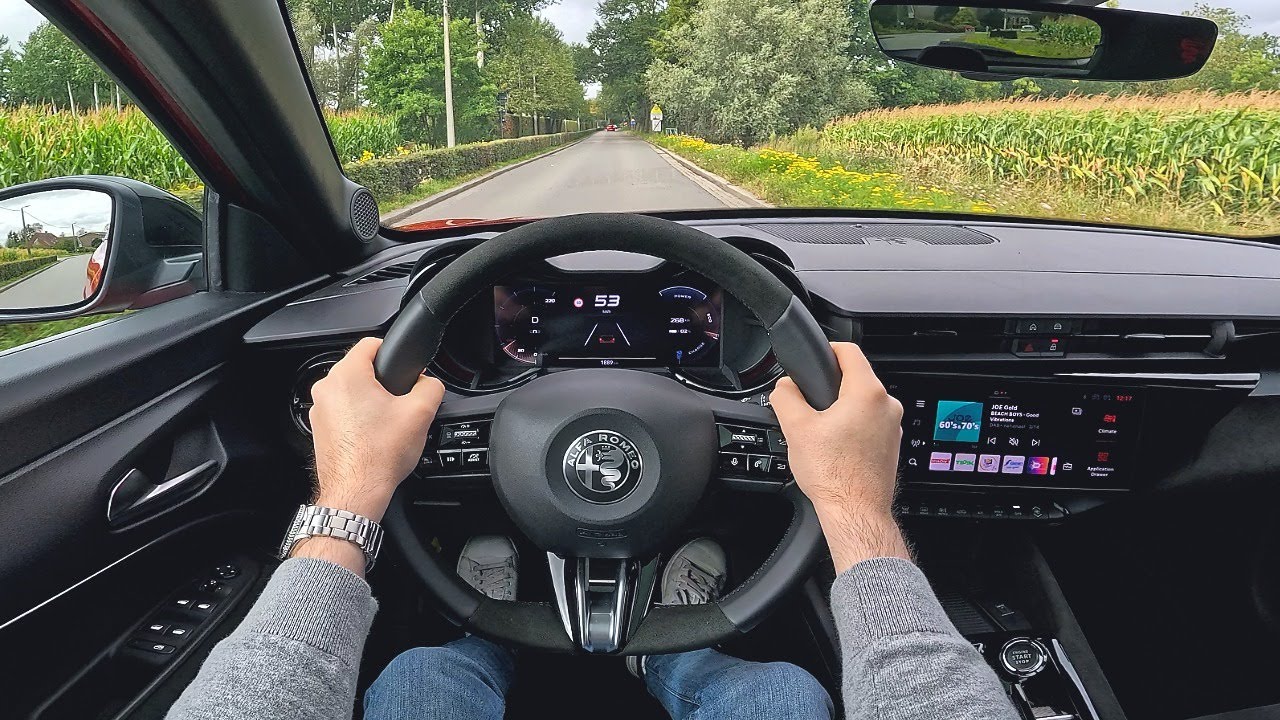 Alfa Romeo Junior 2025 POV Test Drive - Veloce 280 hp